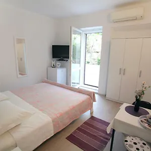 Feme Gostinjska kuća