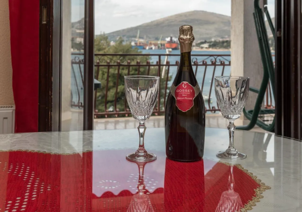 Luxury Sea View Apartment 20 M From The Sea Trogir