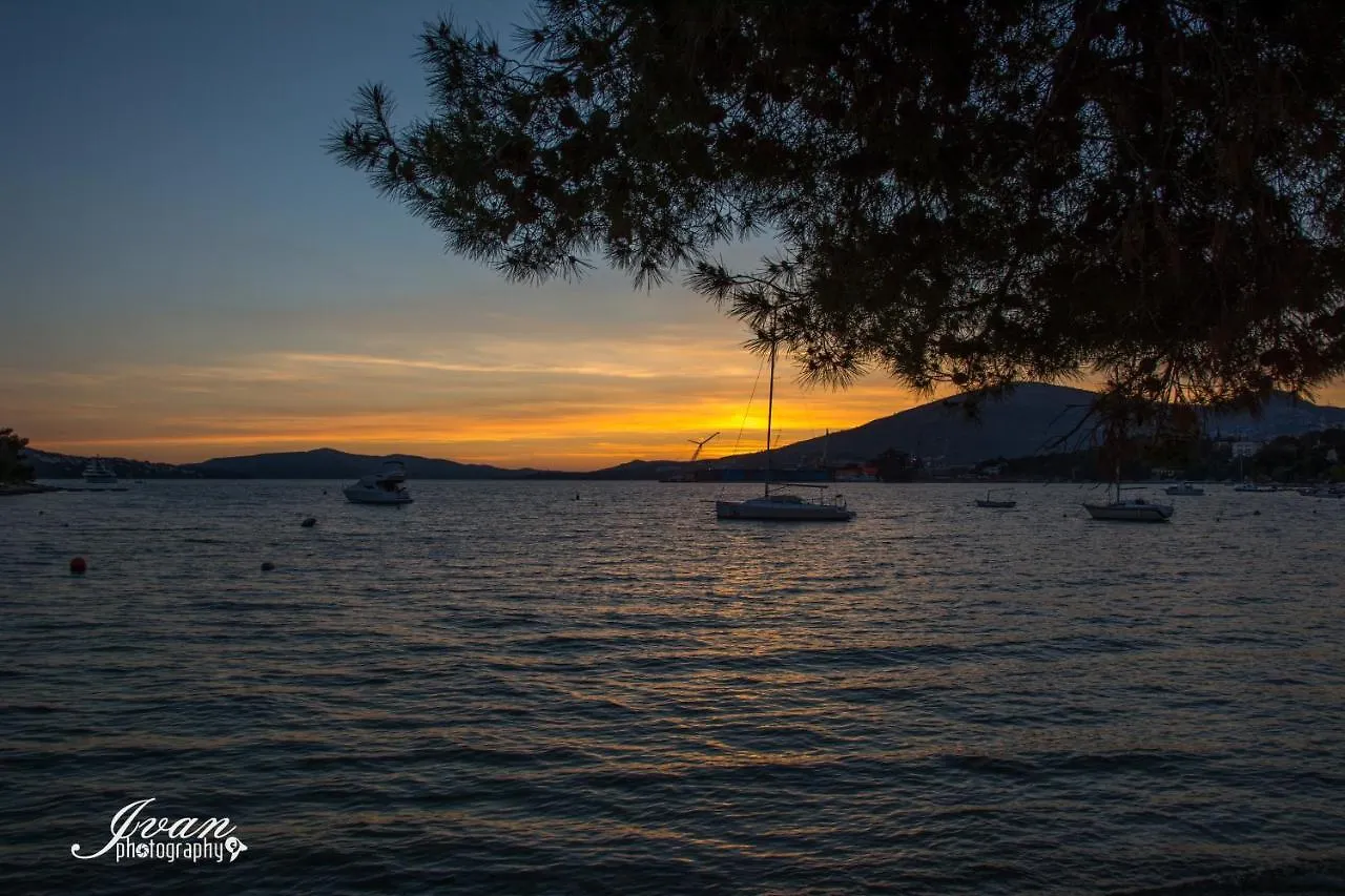 Luxury Sea View Apartment 20 M From The Sea Trogir