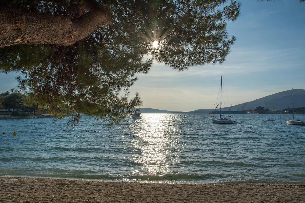 Luxury Sea View Apartment 20 M From The Sea Trogir
