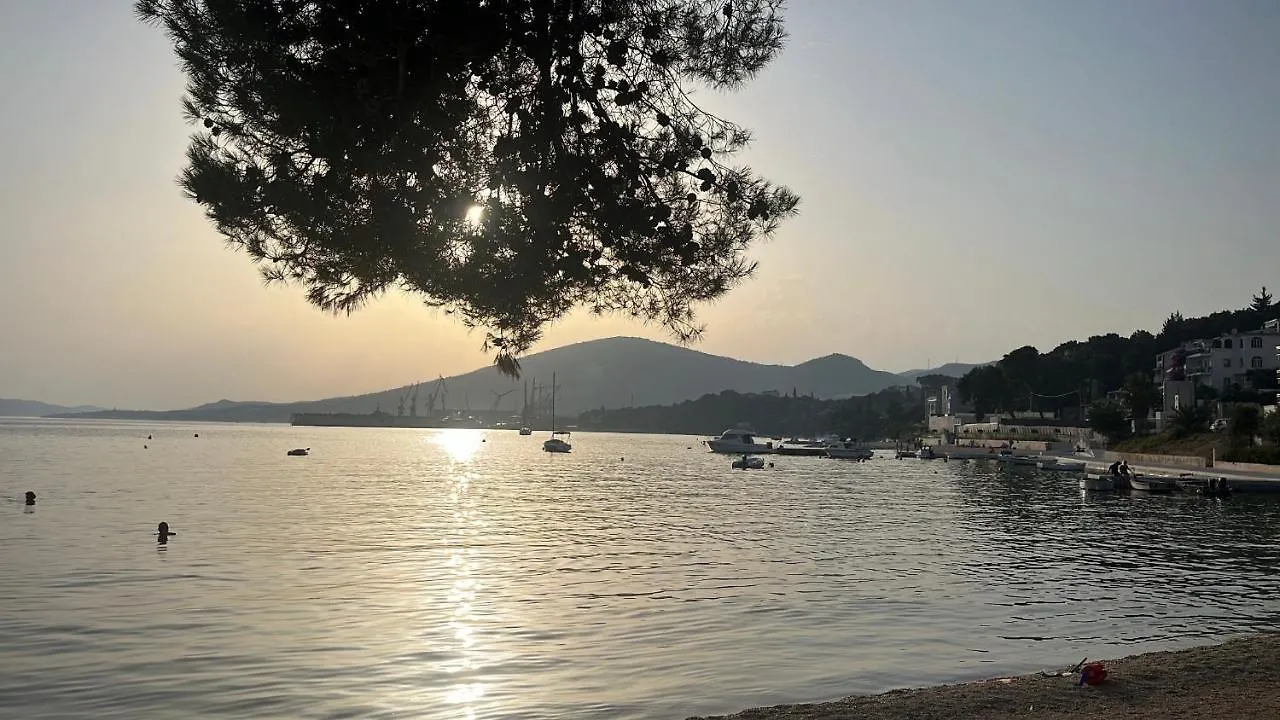 Luxury Sea View Apartment 20 M From The Sea Trogir