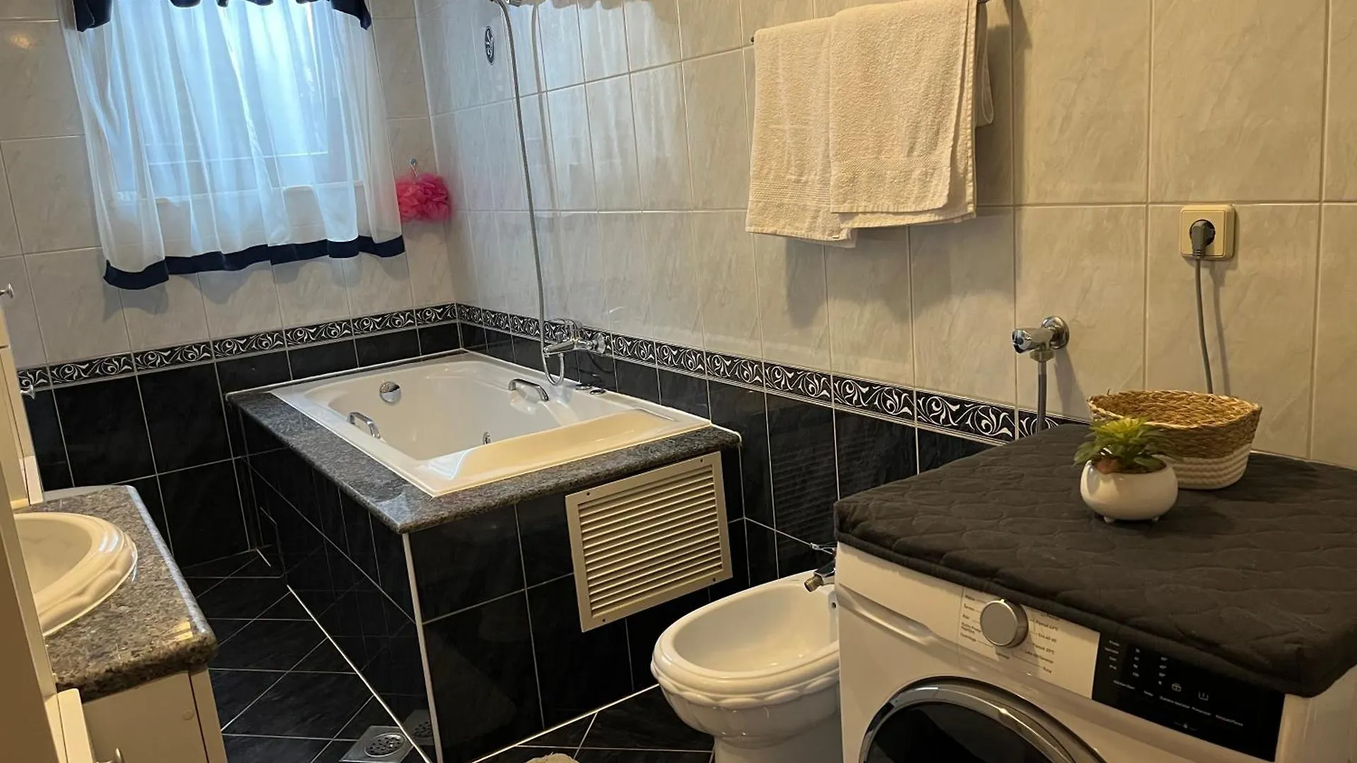 Luxury Sea View Apartment 20 M From The Sea Trogir