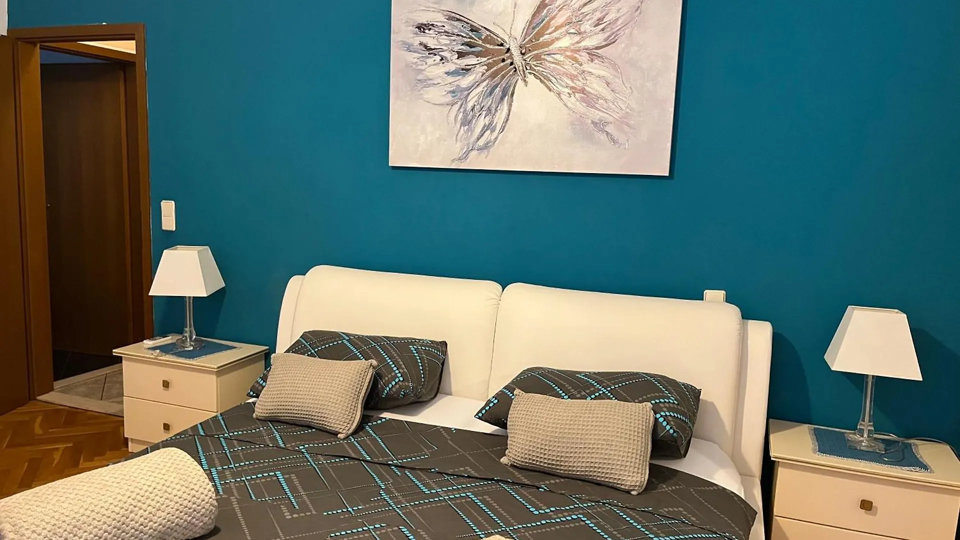 Luxury Sea View Apartment 20 M From The Sea Trogir 0*,